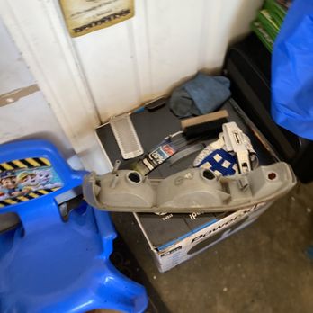 Junk Hitters Removal Service - box of junk/trash - Junk Removal & Hauling Near Me Junk Hitters Removal Service - box of junk/trash - Junk Removal & Hauling Near Me