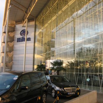 Heathrow Airport - A mighty fine airport Hilton. - Airports Near Me - Hounslow, XGL