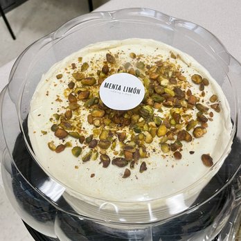 Menta Limon - Pistachio cream cheese cake - Desserts Near Me - Laredo, Texas Menta Limon - Pistachio cream cheese cake - Desserts Near Me - Laredo, Texas