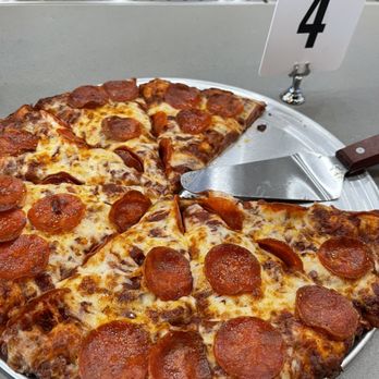 Round Table Pizza - Pepperoni pizza - Pizza Near Me - Richmond, Texas Round Table Pizza - Pepperoni pizza - Pizza Near Me - Richmond, Texas