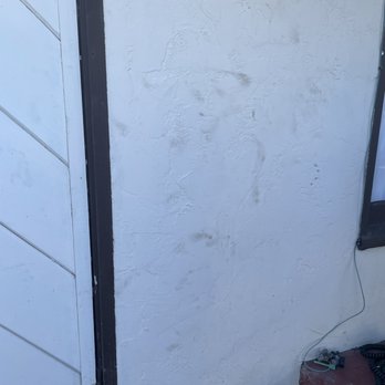 Bellows - Left the place a mess dirty hand prints everywhere - Plumbing Near Me - Novato, California