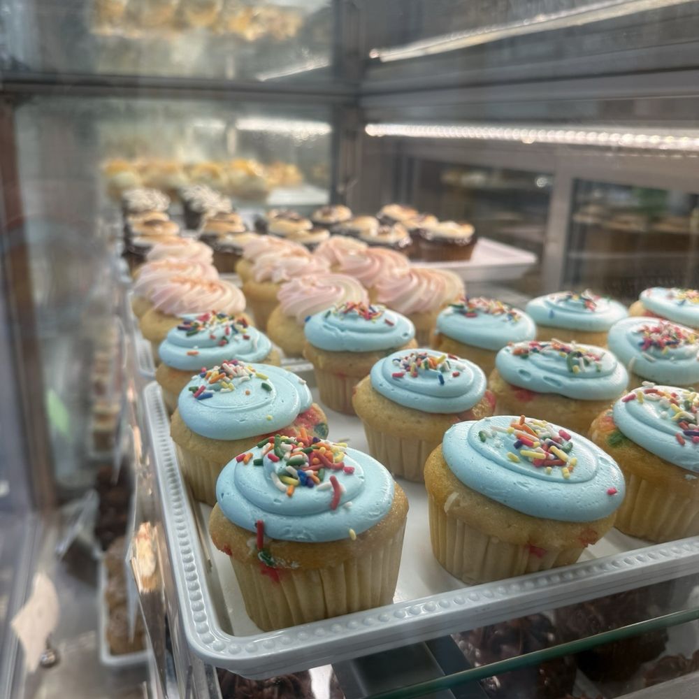 Molly’s Cupcakes - Cupcakes Near Me - Skokie, Illinois Molly’s Cupcakes - Cupcakes Near Me - Skokie, Illinois
