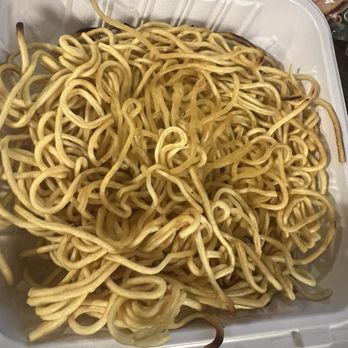 Chen's Chinese Restaurant - Apparently this is what they call Pan Fried Noodles with pork. I just ordered a bunch of items and the majority of the food is disgusting. - Chinese Near Me - Long Beach, California