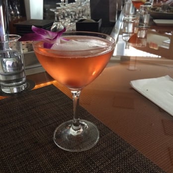 Pops for Champagne - La vie en Rose - Wine Bars Near Me - Chicago, Illinois
