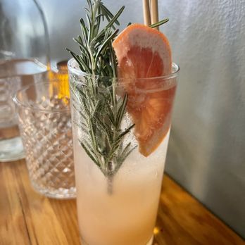 Saltbreaker - Grapefruits Rosemary Lime (non alcoholic) - Cocktail Bars Near Me - Alameda, California