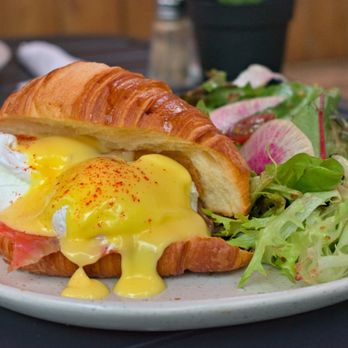 Daily Grind - Salmon Benny w/ Salad - Cafes Near Me - Toronto, Ontario Daily Grind - Salmon Benny w/ Salad - Cafes Near Me - Toronto, Ontario