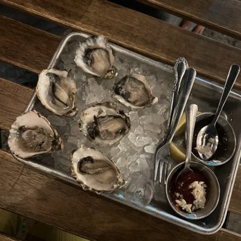 Greenpoint Fish & Lobster - Oysters - Seafood Near Me - Brooklyn, New York