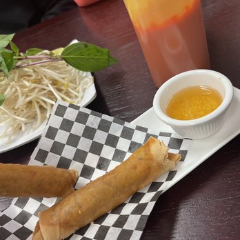 Pho 7 - Deep fried egg rolls - Soup Near Me - Federal Way, Washington Pho 7 - Deep fried egg rolls - Soup Near Me - Federal Way, Washington
