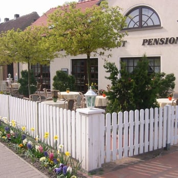 Bürger's - Bürgers Eiscafe & Restaurant - Ice Cream & Frozen Yogurt Near Me - Golzow, BB