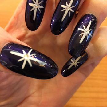 Avalon Lifestyle Nail Salon - Christmas Star - Nail Salons Near Me - Estero, Florida