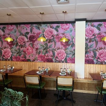 Mahanakhon Noodle Bar - view from table - Thai Near Me - Chicago, Illinois