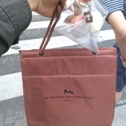 La Maison du Chocolat - You gotta get this cooler bag. Stylish and functional.