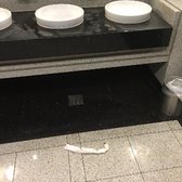 Foto zu Hilton Berlin - Berlin, Deutschland. Toilette in der Lobby