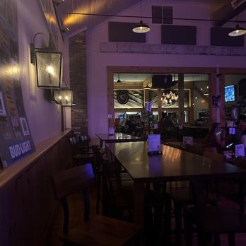 The Barn - Back room - Bars Near Me - Groton, Connecticut