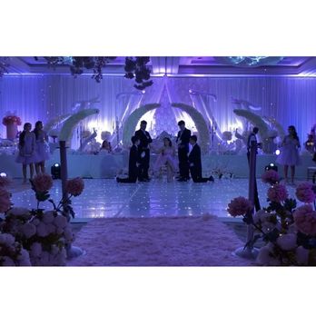 Flowers and Events by Dani - Stage main table - Party & Event Planning Near Me - San Bruno, California Flowers and Events by Dani - Stage main table - Party & Event Planning Near Me - San Bruno, California