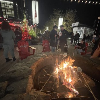 Camp Wharf - Fire pit s'mores - Desserts Near Me - Washington, DC, District of Columbia