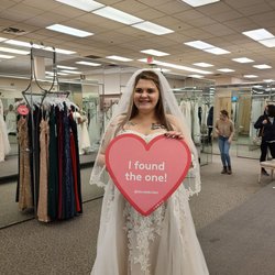 Lexi Foster bride to be July 2021