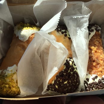 Mike's Pastry - Pistachio, mint chocolate chip, and florentine cannolis - Bakeries Near Me - Boston, Massachusetts Mike's Pastry - Pistachio, mint chocolate chip, and florentine cannolis - Bakeries Near Me - Boston, Massachusetts