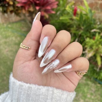 Diamond Nails - Nail Salons Near Me - Honolulu, Hawaii