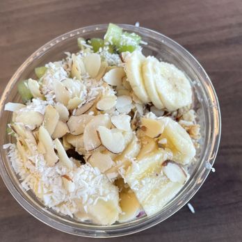 everbowl - Pitayum Everbowl. I substituted pineapple for almond pieces. - Acai Bowls Near Me - Chesapeake, Virginia