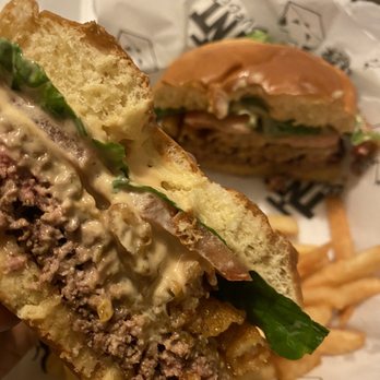Tnt burger - COVID-19 vaccine burger - Food Trucks Near Me - Tampa, Florida Tnt burger - COVID-19 vaccine burger - Food Trucks Near Me - Tampa, Florida