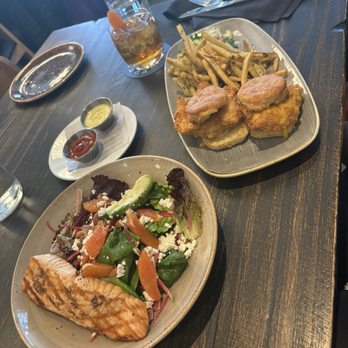 SOCIAL BIRD - Gastropubs Near Me - Lafayette, California