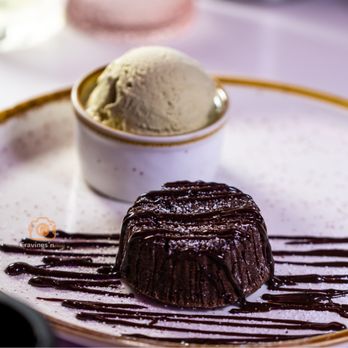 Petralunga - Lava cake - Pizza Near Me - Miami, Florida