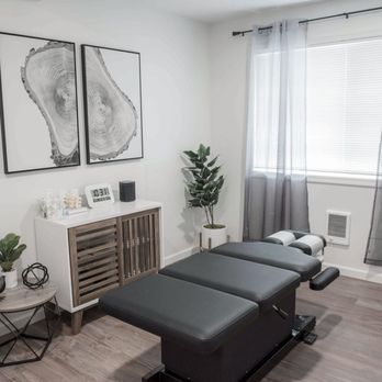 Auto Injury Chiropractic - Chiro treatment room - Chiropractors Near Me - Milwaukie, Oregon Auto Injury Chiropractic - Chiro treatment room - Chiropractors Near Me - Milwaukie, Oregon