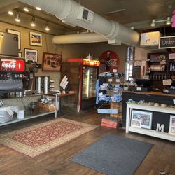 Merritt’s - Counter