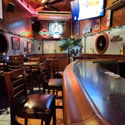 Flat Iron Tavern - Looking at the entrance