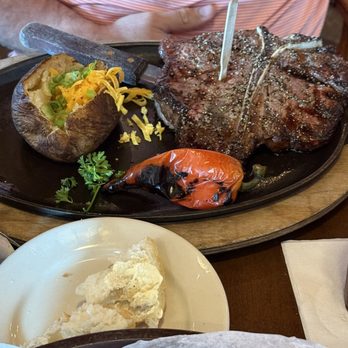 H3 Ranch - Porterhouse steak - Steakhouses Near Me - Fort Worth, Texas