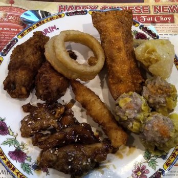 Mandarin Restaurant - Second plate that included the shiu mui, deep fried har gow (on the left) - Buffets Near Me - Mississauga, Ontario Mandarin Restaurant - Second plate that included the shiu mui, deep fried har gow (on the left) - Buffets Near Me - Mississauga, Ontario