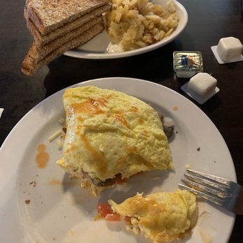 Samantha's Restaurant - Create your own omelette and potato au gratin!!!! - Breakfast & Brunch Near Me - North Canton, Ohio