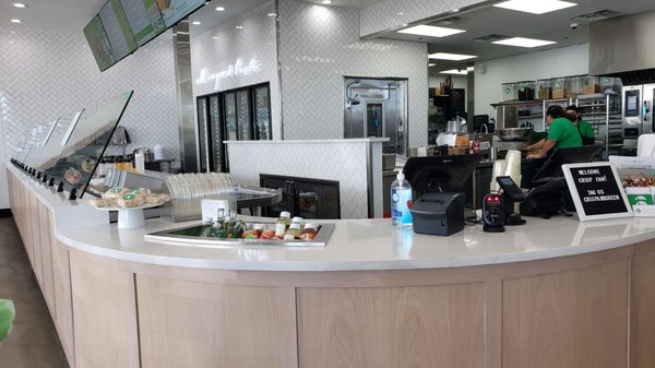 Crisp and Green by null