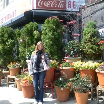 Tom's - Diners Near Me - Brooklyn, New York