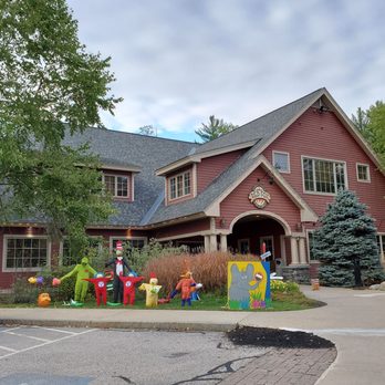 Red Fox Bar & Grille - Front of the restaurant - American Near Me - Jackson, New Hampshire
