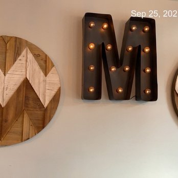 Maple Tree BBQ - Decor.... On point!!! - Barbeque Near Me - Riverhead, New York Maple Tree BBQ - Decor.... On point!!! - Barbeque Near Me - Riverhead, New York