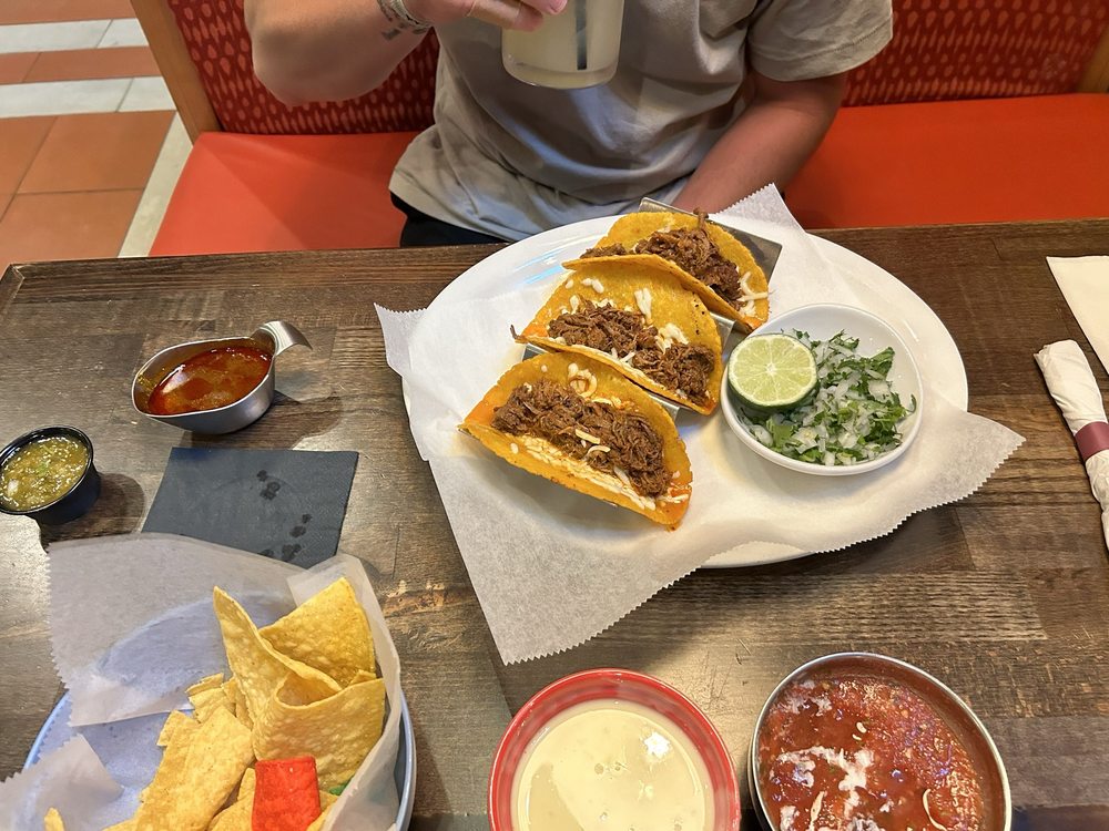 El Cerro Bar & Grill