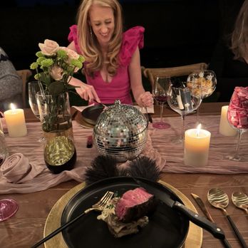 Chef Derek Upton - Gorgeous Chef Upton-prepared meal - Caterers Near Me Chef Derek Upton - Gorgeous Chef Upton-prepared meal - Caterers Near Me