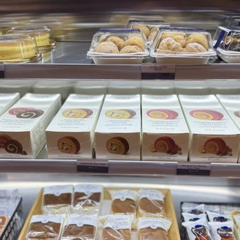 Paris Baguette - Bakeries Near Me - Aliso Viejo, California
