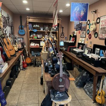 Classic Rock Coffee Co & Kitchen - Coffee & Tea Near Me - Navasota, Texas
