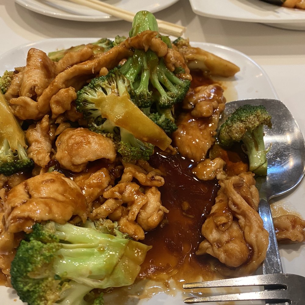 Soup Dumpling Plus - 28. Chicken with Broccoli - Shanghainese Near Me - Fort Lee, New Jersey Soup Dumpling Plus - 28. Chicken with Broccoli - Shanghainese Near Me - Fort Lee, New Jersey