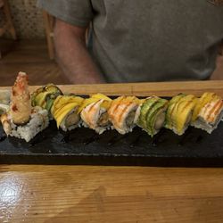 Tian Fu Asian Bistro - S15. Hawaii Roll
