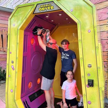 Marvelous Mouse Travels - People dryer after the Popeyes water ride - Travel Services Near Me - Huntersville , North Carolina