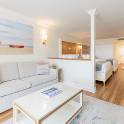 La Mer Beachfront Resort - Premium Side Ocean View 2 Queens