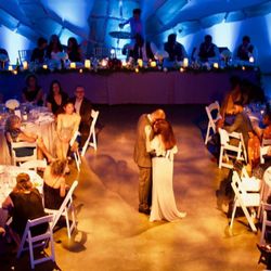 Deejaypros - Couple's "first dance" with Deejaypros