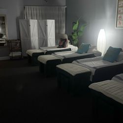 Dalian Foot Spa And Massage - Professional and pleasant service, high level massage, clean place  Thank you very much   I recommend  this place and I gonna coming more