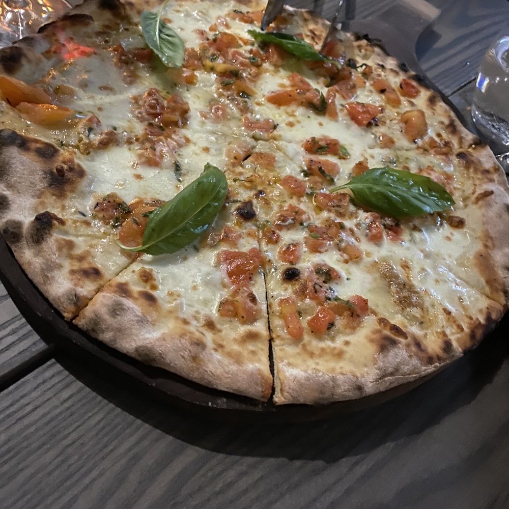 La Vecchia Ristorante - Italian Near Me - Toronto, Ontario