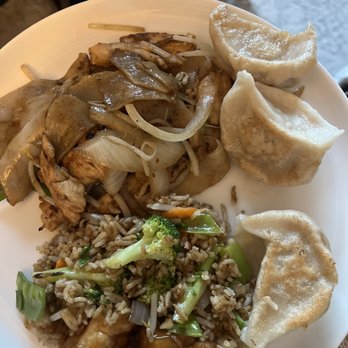 Hoa My Chinese Restaurant - Chicken Chow Fun, General Jow Chicken, Pot Stickers YUM!! - Chinese Near Me - Norridge, Illinois