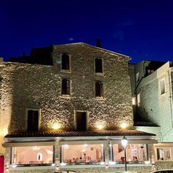 Les Vieux Murs - Street view